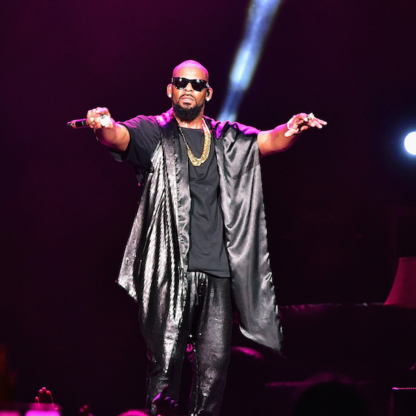 R. Kelly still tours extensively