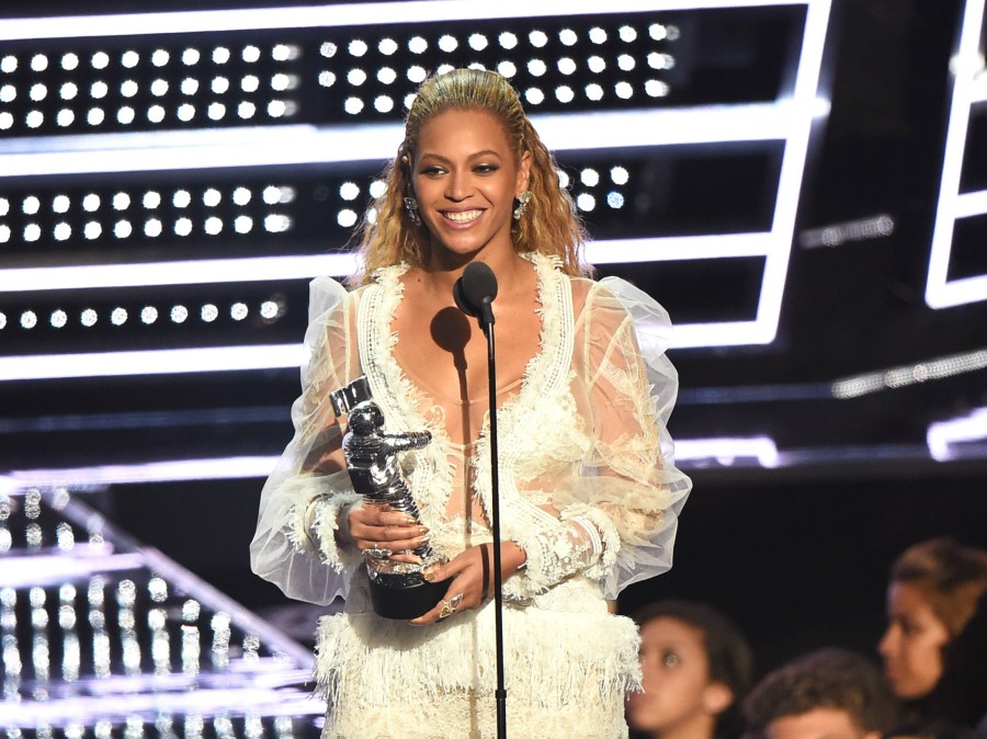 Beyonce dominates the 2016 MTV Video Music Awards.