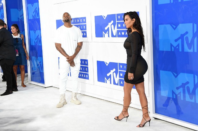 kanye west kim kardashian vma