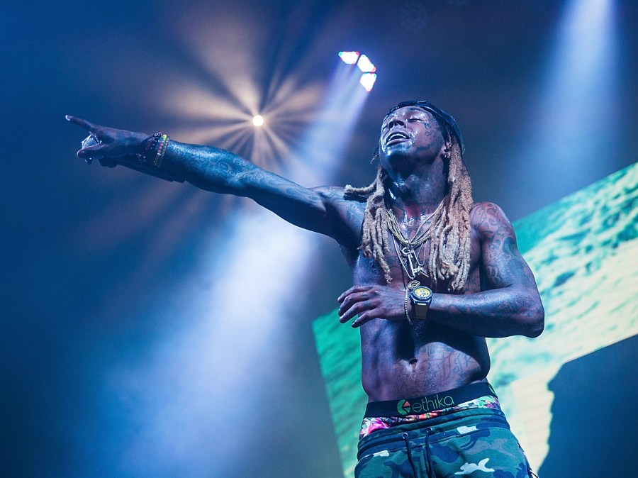 Lil Wayne lands at #1 on the R&B/Hip Hop single sales chart this week.