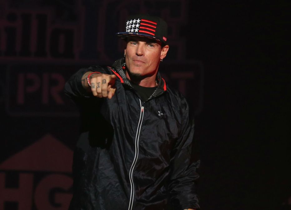 Vanilla Ice Among 500 Passengers Quarantined On Dubai Flight To JFK