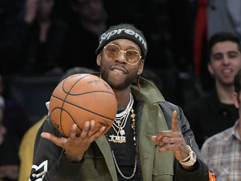 2 Chainz Gives His Chain To Lebron James After Historic Night HipHopDX