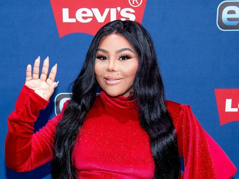 Lil Kim Returns After 14 Years With "9" Album