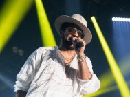 Shaggy Explains Why He Won’t Be On Rihanna’s Upcoming Album