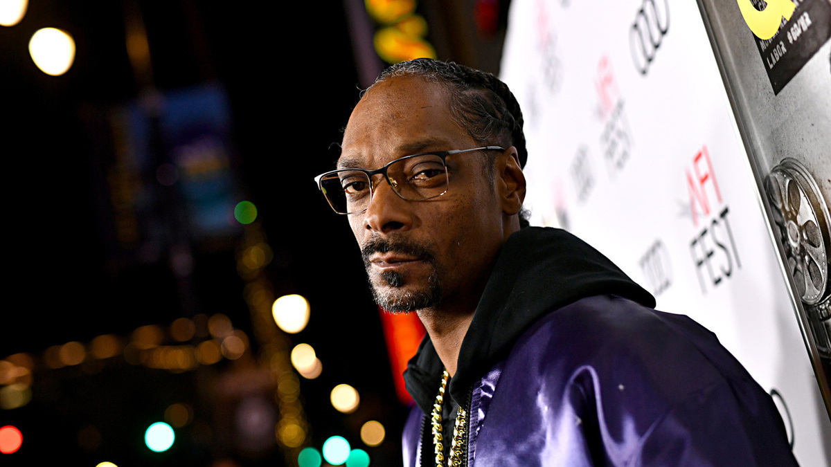 Snoop Dogg's 'Drop It Like It's Hot' Becomes Anthem For Mail-In Voting