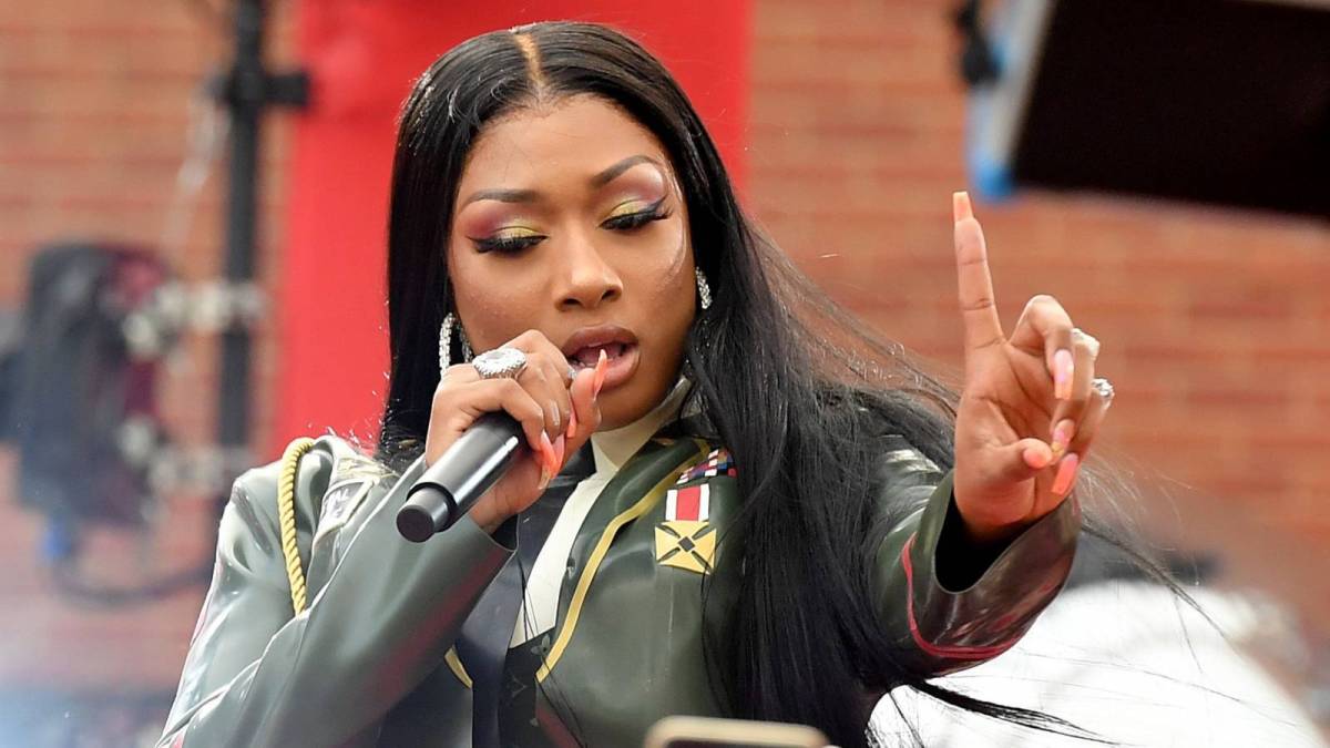 Megan Thee Stallion Fans Think Her Boyfriend Pardi Is Trash Following Aggressive Bathroom Break-In