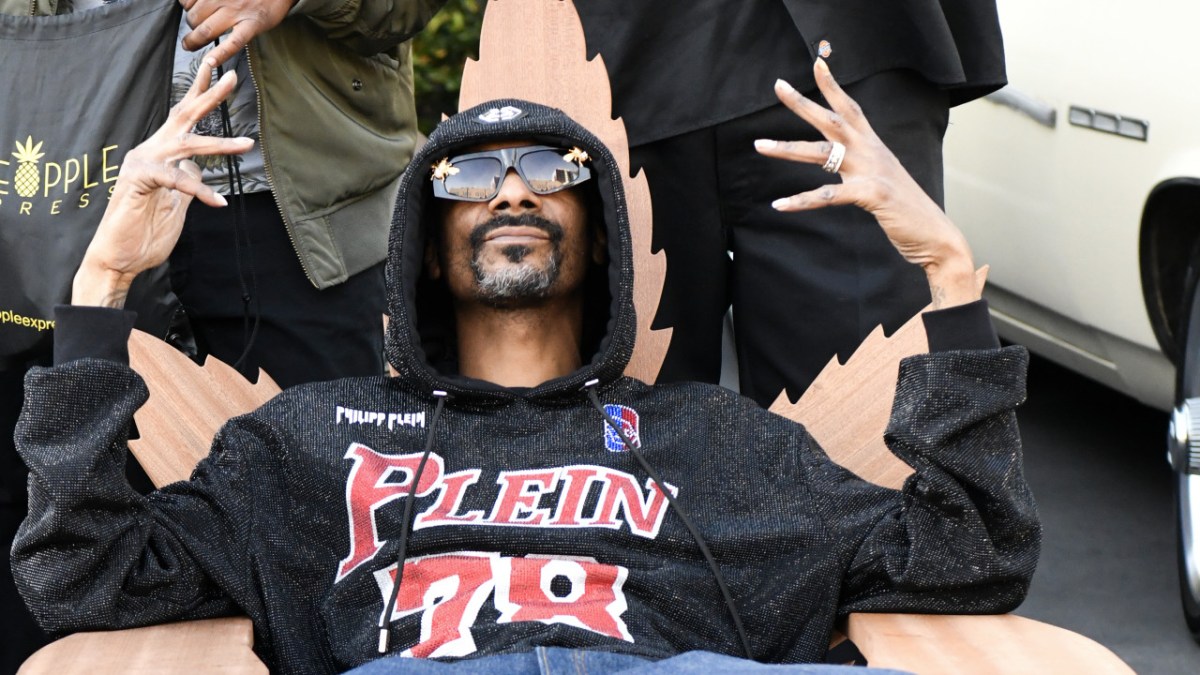 Snoop Dogg Enters Kirk Franklin Chat With Jokes & Memes