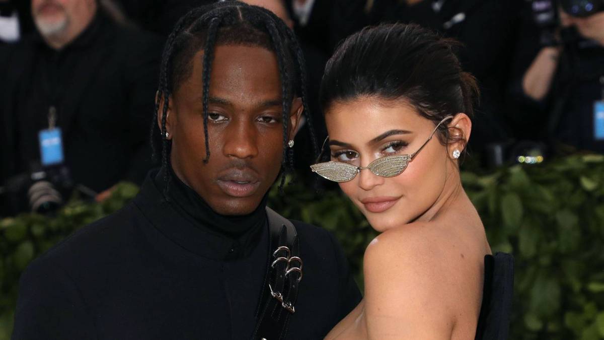 Travis Scott & Kylie Jenner Spark Romance Rumors Following Miami Birthday Bash