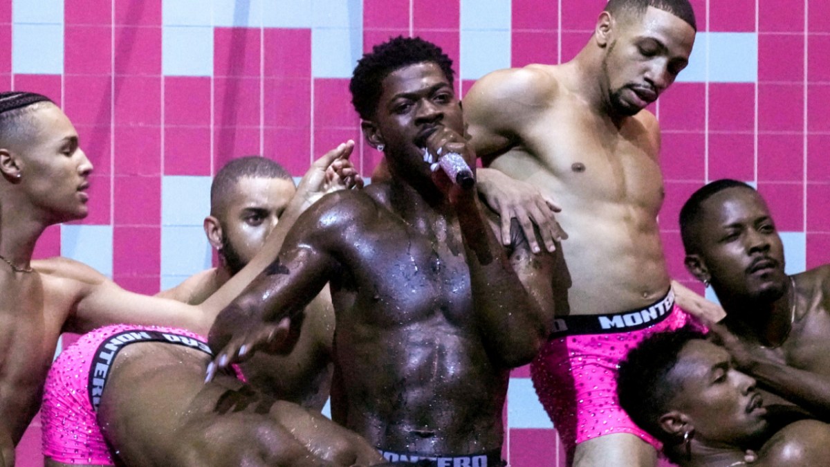 Lil Nas X Shows HIV Support During 2021 MTV VMAs Performance