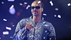 Snoop Dogg Links With Los Angeles Rams Cheerleaders For Thanksgiving Dinner Drive