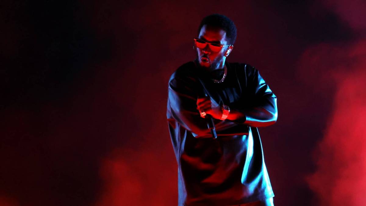 Diddy Debuts 'Gotta Move On' Single With Bryson Tiller At 2022 Billboard Awards