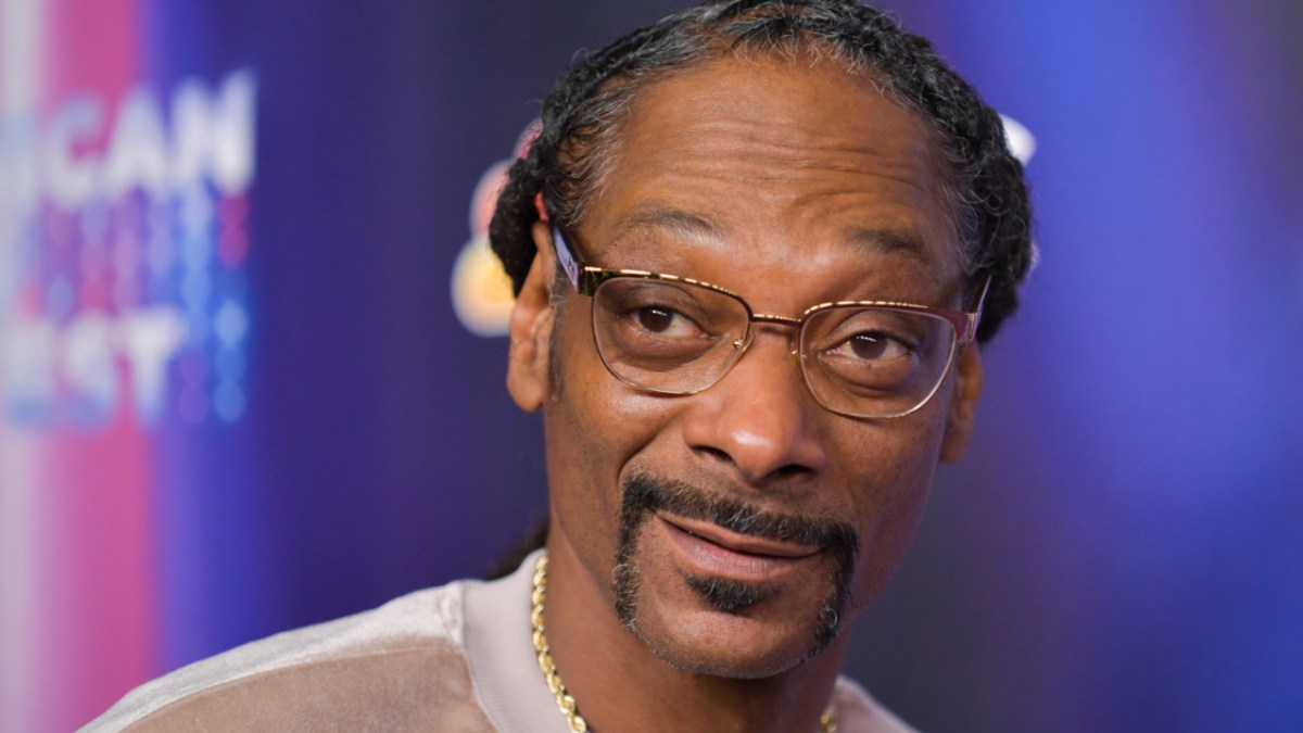 Snoop Dogg's 'Should I Run Twitter?' Poll Gets Over 2M Responses