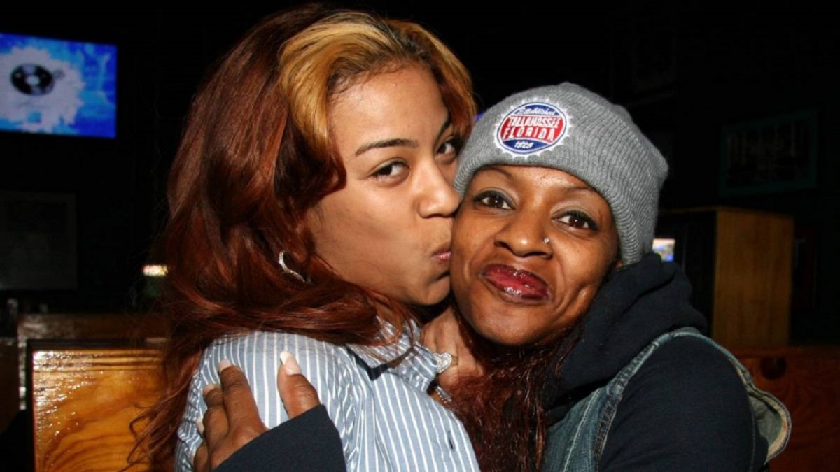 Keyshia Cole Snaps Back At Fan Who Accused Her Of ‘Degrading’ Her Late Mother