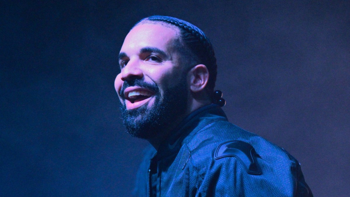 Drake Trolls Philadelphia Eagles With 'Reverse Curse' Video