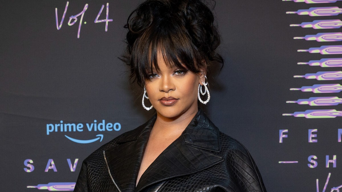 Rihanna Gifted Faux Fur Coat From PETA After Appearing To Wear Real Fur Coat 