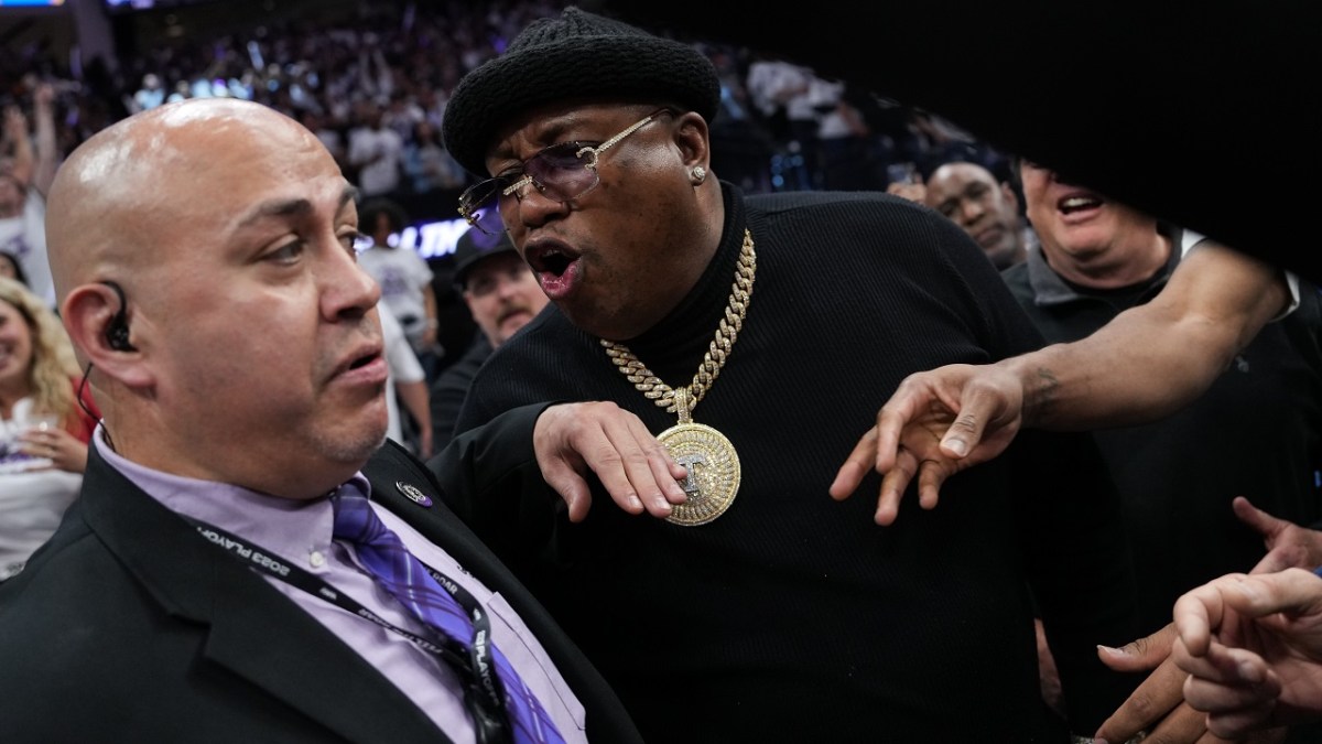 E-40 Ready To Throw Hands As He’s Kicked Out Of Warriors-Kings Game