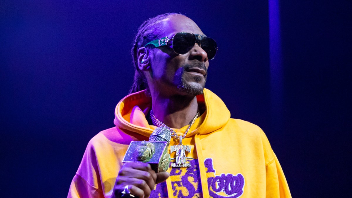 Snoop Dogg Gives Los Angeles Lakers New Nickname