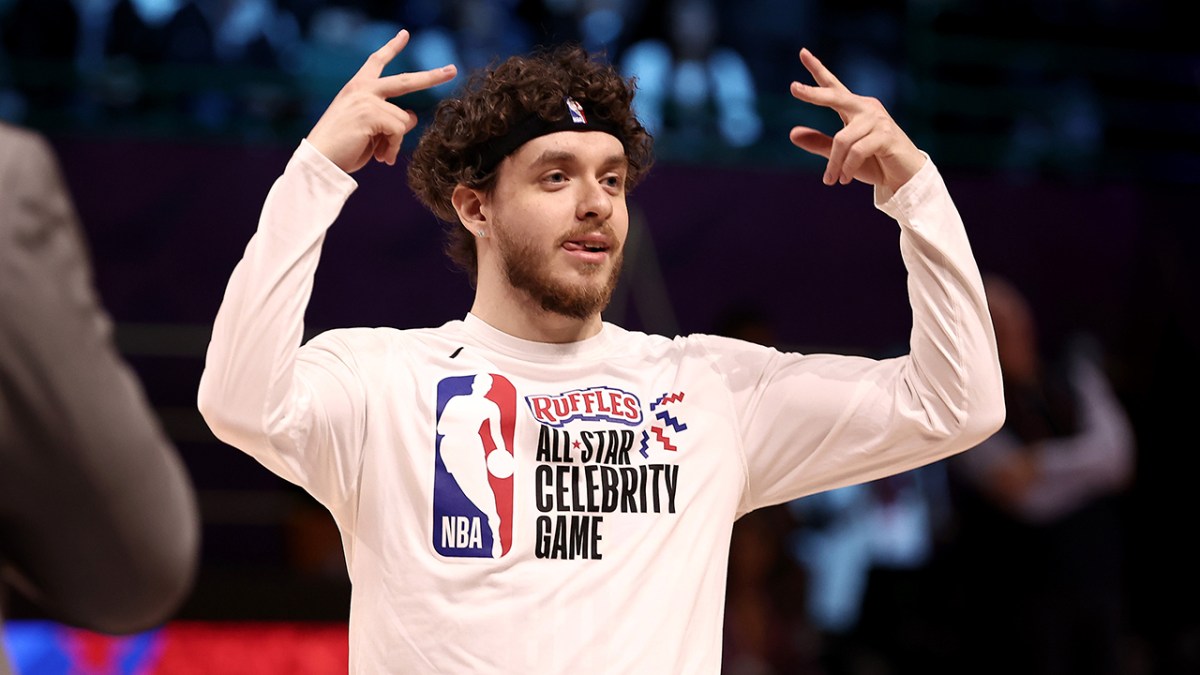 Jack Harlow Catches Heat Player In Front Row And Confirms How 'Thick' He Is