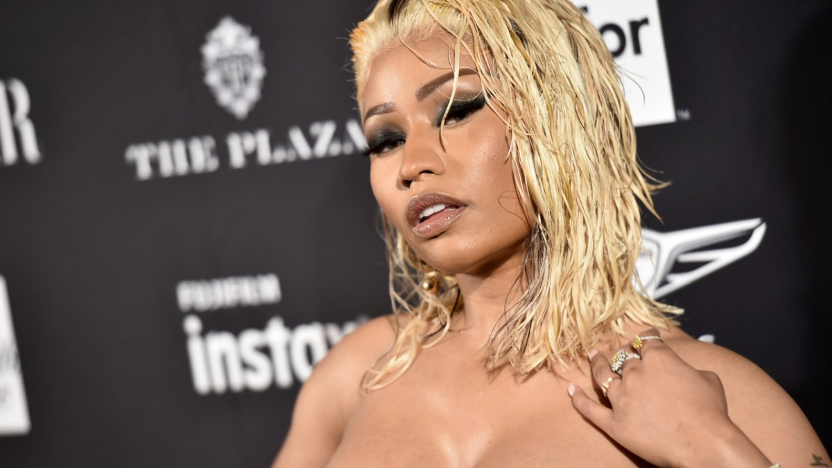 Nicki Minaj Shows Off 'New Boobs' After Breast Reduction Surgery