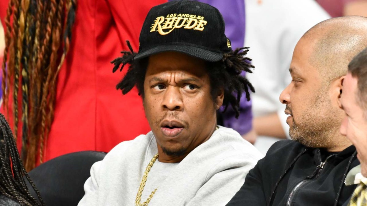 JAY-Z Reacts After Fan Runs Up On Him With Answer To 'Dinner Or $500K?' Debate