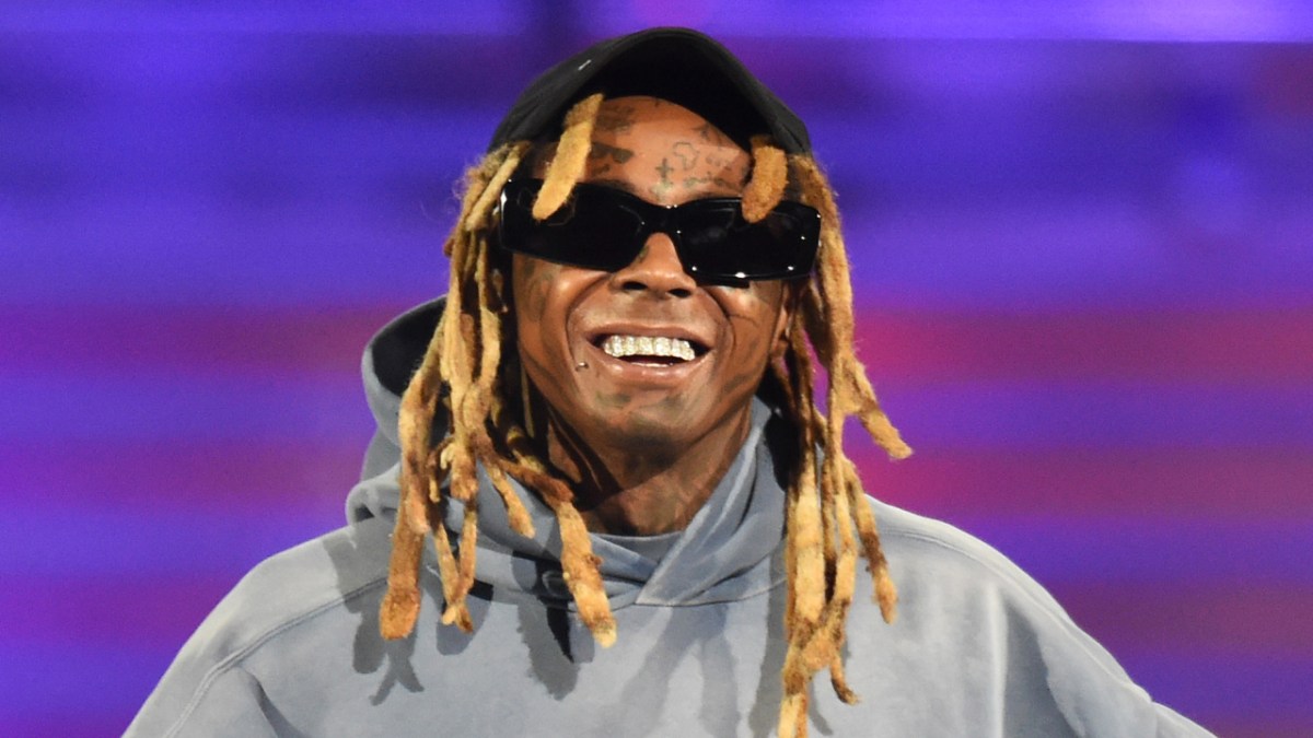 Lil Wayne Gathers All 4 Of His Kids For Thanksgiving Family Photo