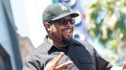 Ice Cube All Smiles As He Unveils Basketball Hall Of Fame Award Named After Him