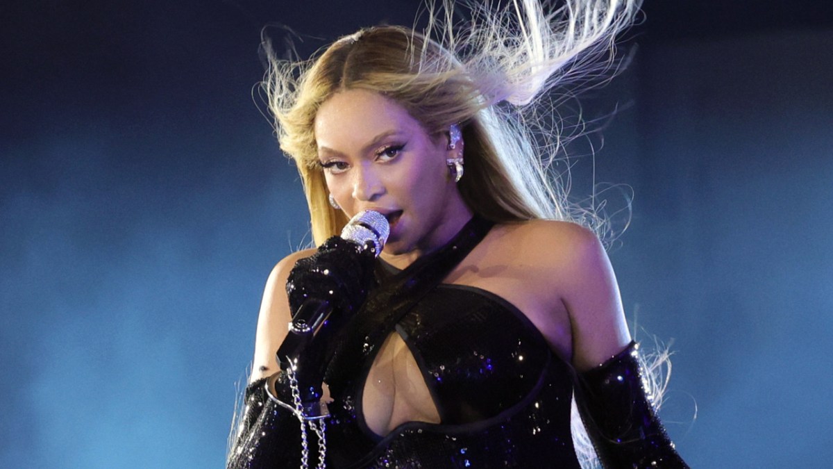 Beyoncé Becomes First Black Woman To Top Billboard Hot Country Songs Chart