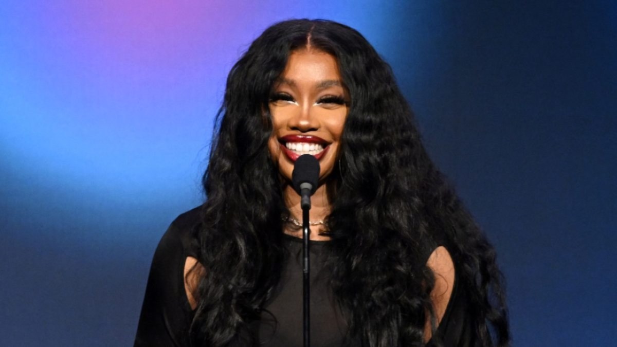 SZA Nabs 7 More Gold & Platinum Plaques For ‘SOS’ Songs