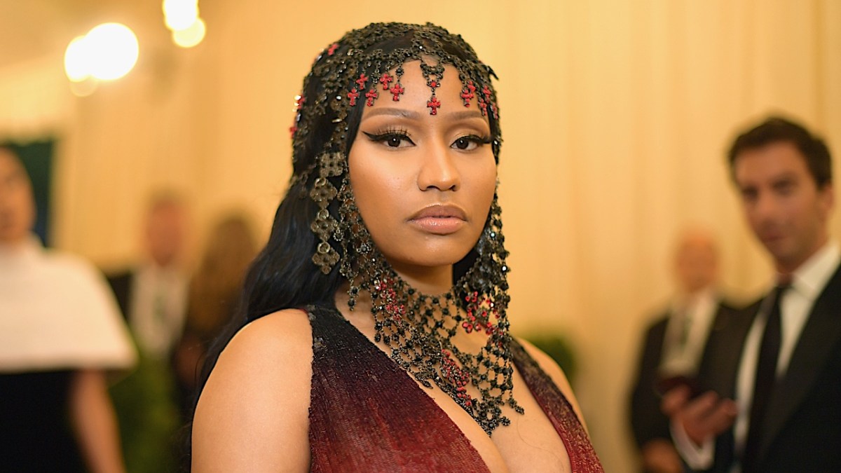 Nicki Minaj Makes Time For Cute Family Moment Ahead Of Pink Friday 2 Tour Stop In Chicago