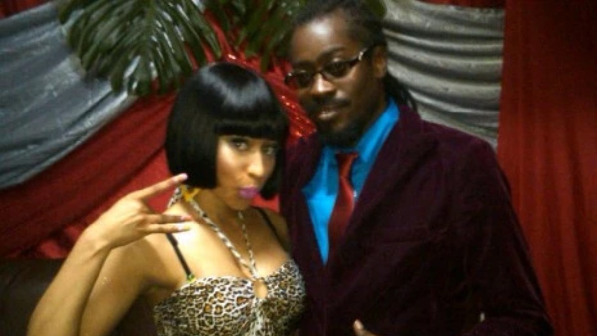 Nicki Minaj Tips Her Hat To 'King Of Dancehall' Beenie Man At London Show