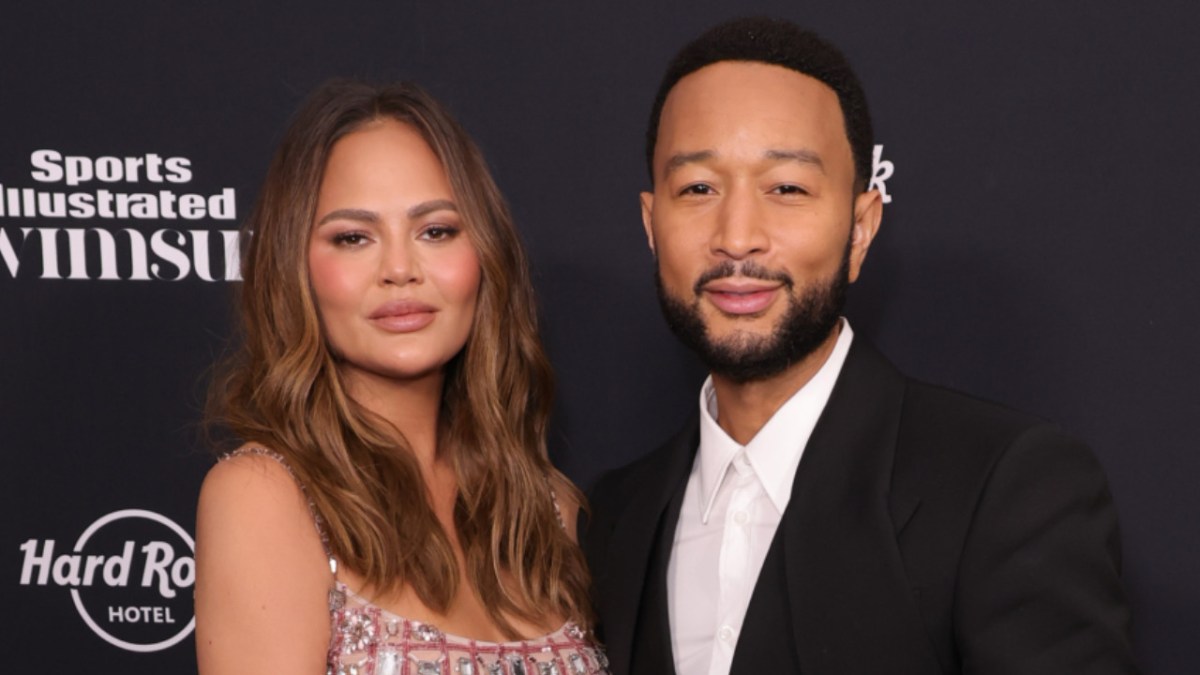 Chrissy Teigen Sets The Record Straight Regarding 'Dirty' Bath Water In John Legend Post