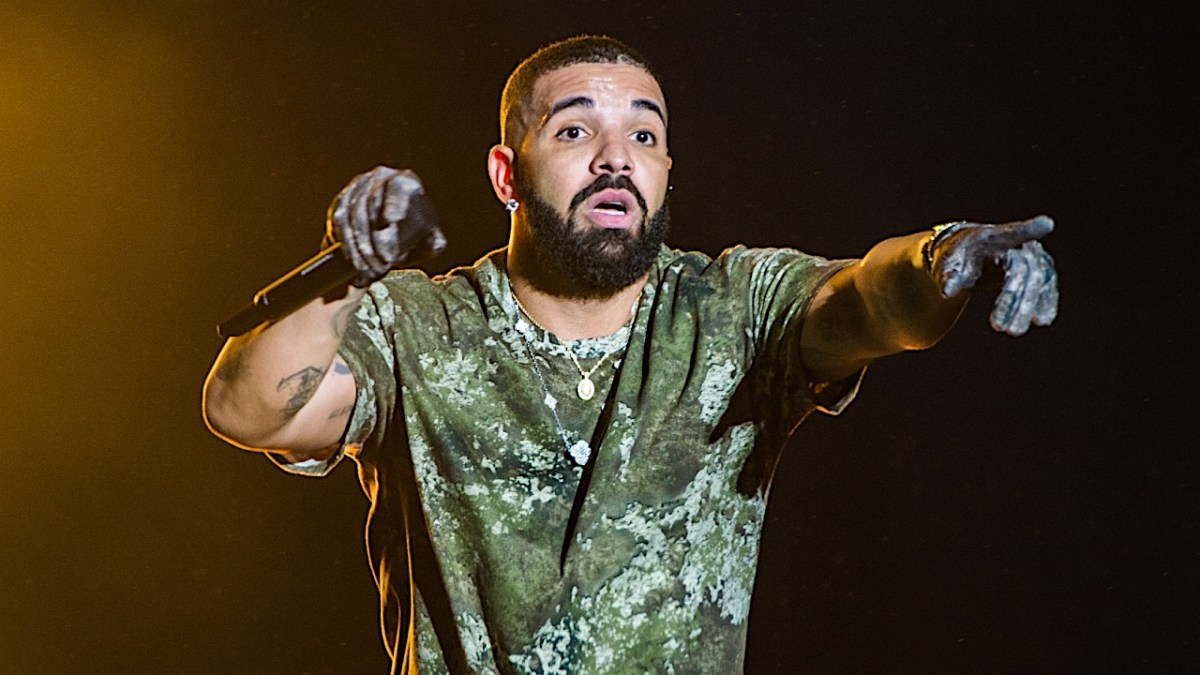 Drake Has Fans Wondering If He's Taking Shots At Former Friends With Latest Cryptic Post