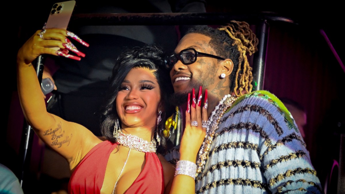 Cardi B Confirms Birth Of Baby Girl With Offset With Sweet New Family Photos