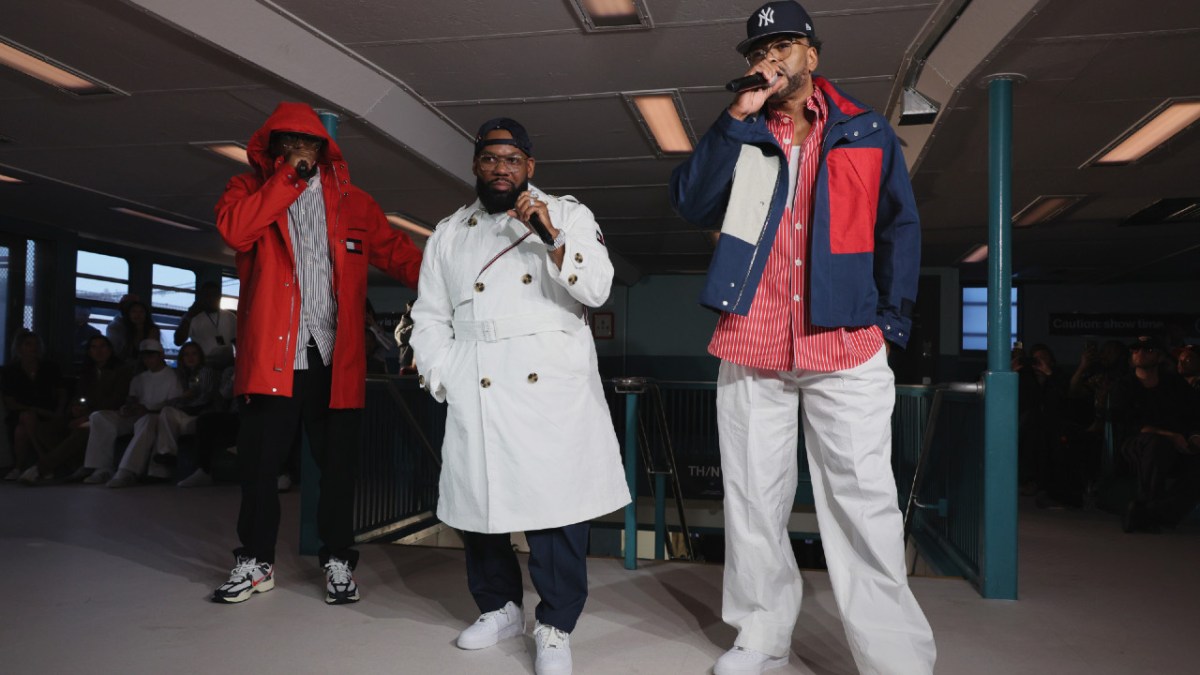 Method Man, Raekwon & Ghostface Killah Perform On Staten Island Ferry For Hilfiger Show