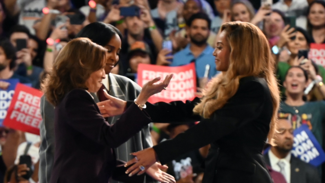 Beyoncé Introduces Kamala Harris At Houston Rally | HipHopDX