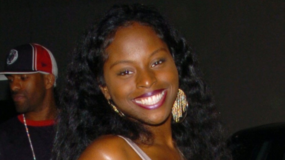 Foxy Brown To Revisit ‘Biggest Bidding War In Rap History’ In New Documentary