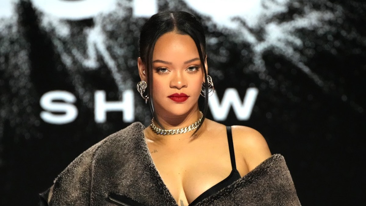 Rihanna's Booty-Rubbing Body Cream Video Turns Internet Into Horny Mess