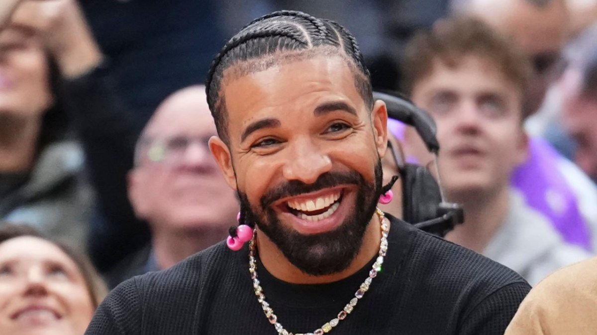 Drake Gets Blinged-Out ‘Anita Max Winn’ Pendant For Australian Tour