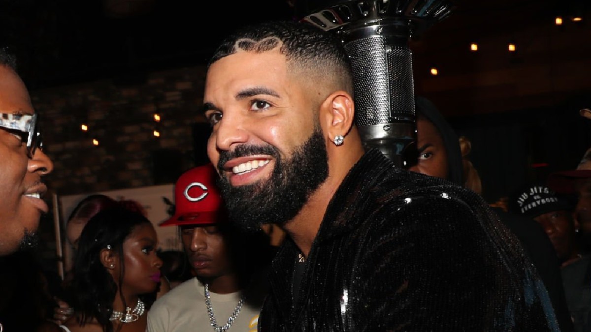 Drake Rents Out Club So He Can Gamble Alone & Listen To Sabrina Carpenter