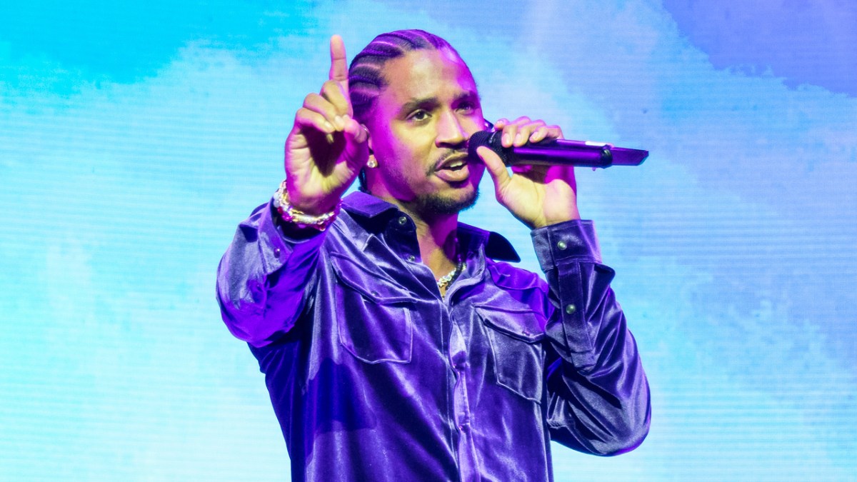 Trey Songz Goes Viral For Pulling 'Mortal Kombat' Move On Stage Rusher #TreySongz